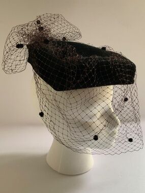 Vintage 1980s Brown’s Hat Shop Cocktail Hat Veil Fascinator Wool Felt Black